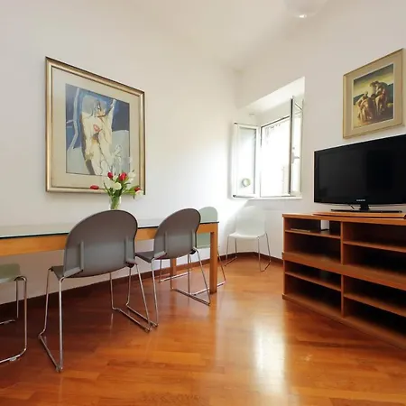 Navona Apartment, Large And Comfortable Rome